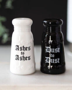 Asche Zu Asche Salz & Pfeffer Set -Halloween Dekorations Geschäft ashes to ashes salz und pffer set ashes to ashes salt and pepper shaker halloween homeware gothic homeware 53763 04