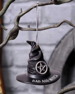 Bad Ass Witch Hängedeko Ornament 9cm -Halloween Dekorations Geschäft bad ass witch haenge ornament bad ass witch hanging ornament hexendeko 53382 06
