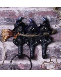 3 Kätzchen Mit Hexenhut Als Schlüsselbrett 13 3 Kätzchen Mit Hexenhut Als Schlüsselbrett -Halloween Dekorations Geschäft drei hexen kaetzchen als schluesselbrett witches helpers key hanger halloween wohnaccessoire 52694 06