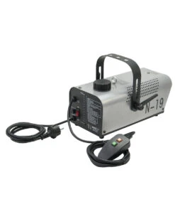 EUROLITE N-19 Nebelmaschine Silber 700 W -Halloween Dekorations Geschäft eurolite n 19 nebelmaschine silber 700 watt halloween nebelmaschine halloween lichteffekt 39788 03