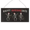 Happy Horrordays Hängeschild Aus Holz -Halloween Dekorations Geschäft happy horrordays haengeschild happy horrordays hanging sign merry cryptmas weihnachtsdeko 53563 01