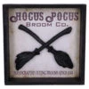 Hocus Pocus Hexenbesen Im Bilderrahmen 20cm 2 Hocus Pocus Hexenbesen Im Bilderrahmen 20cm -Halloween Dekorations Geschäft hocus pocus hexenbesen wandbild hocus pocus witch broom wall art halloween dekoration 51063 01