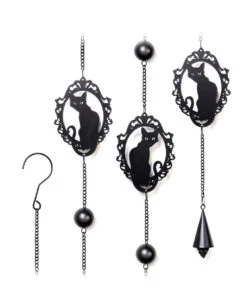 Katzen Silhouette Metall Windspiel Hängedeko 7 Katzen Silhouette Metall Windspiel Hängedeko -Halloween Dekorations Geschäft katzen silhouette windspiel und haengedeko gothic und halloween wohnungsdeko alchemy england feline wind chime 52747