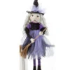 Halloween Hexe Kantenhocker Figur Lila 50cm -Halloween Dekorations Geschäft lila halloween hexe kantenhocker figur violet halloween witch sitting figure klassische hexen deko 53804