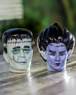 Frankenstein Pärchen Salz & Pfefferstreuer 7 Frankenstein Pärchen Salz & Pfefferstreuer -Halloween Dekorations Geschäft mr und mrs frankenstein salz und pfefferstreuer mr and mrs frankenstein salt and pepper shakers 51637 03