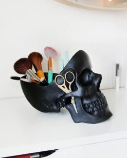 Schwarze Totenschädel Schale 27cm -Halloween Dekorations Geschäft schwarze totenkopf schale schwarze totenschaedel schale black skull trinket dish 53491 03